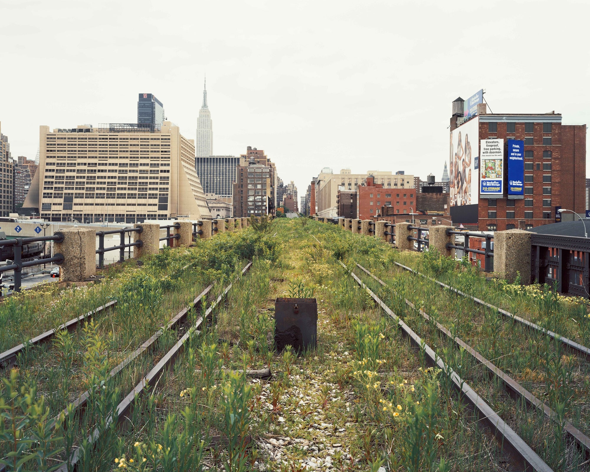 Joel Sternfeld — Walking the High Line