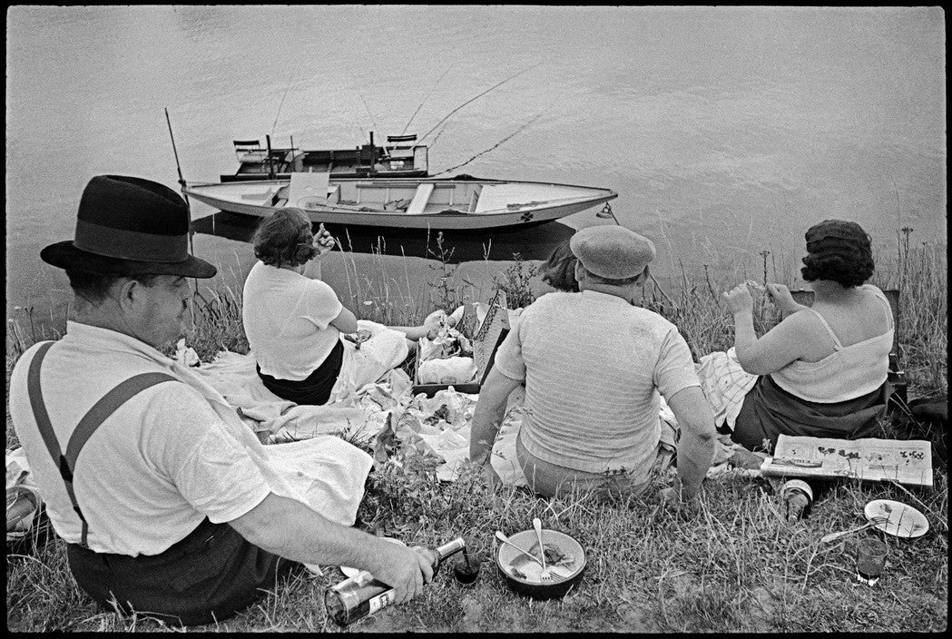 Henri Cartier-Bresson — Images à la Sauvette