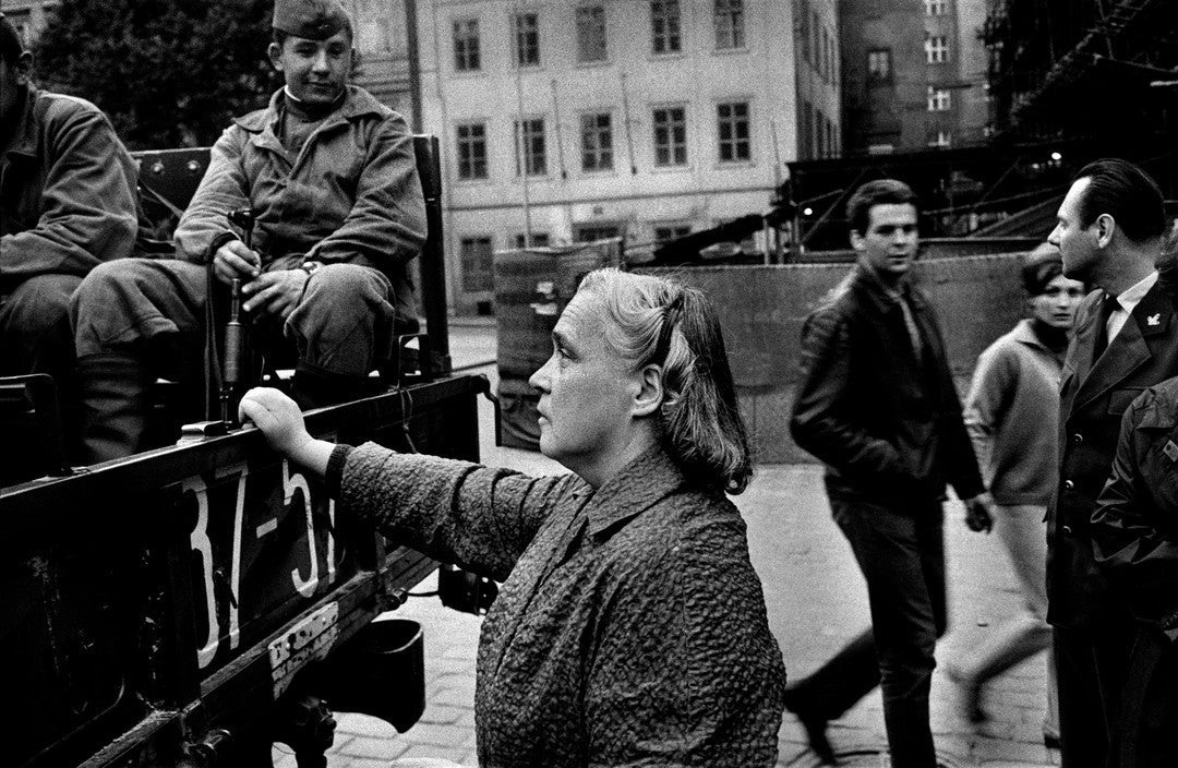 Josef Koudelka — Invasion Prague 68